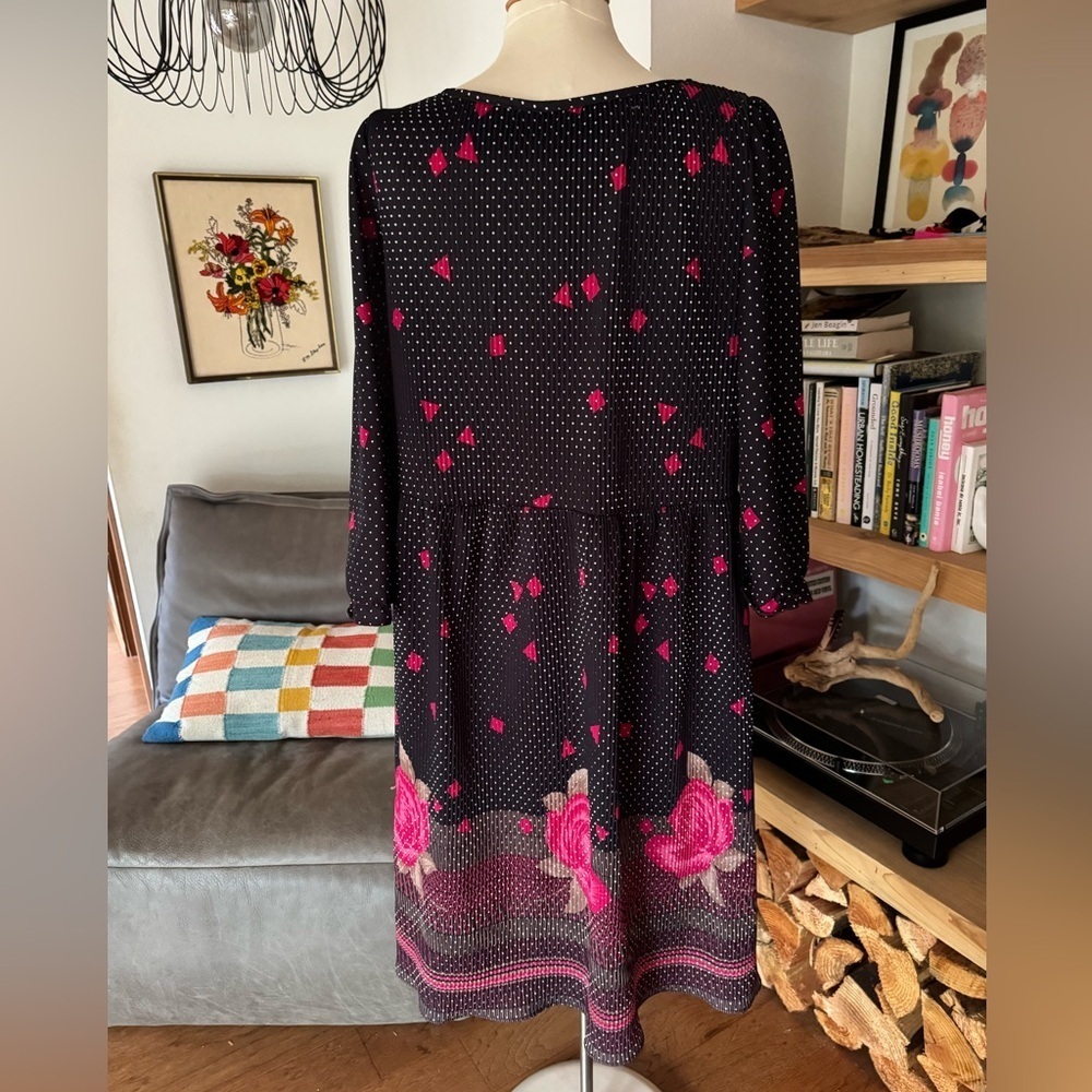Free Flowing Vintage Loose Pleated Puff Sleeve Black and Pink Floral Dress - Picture 5 of 5